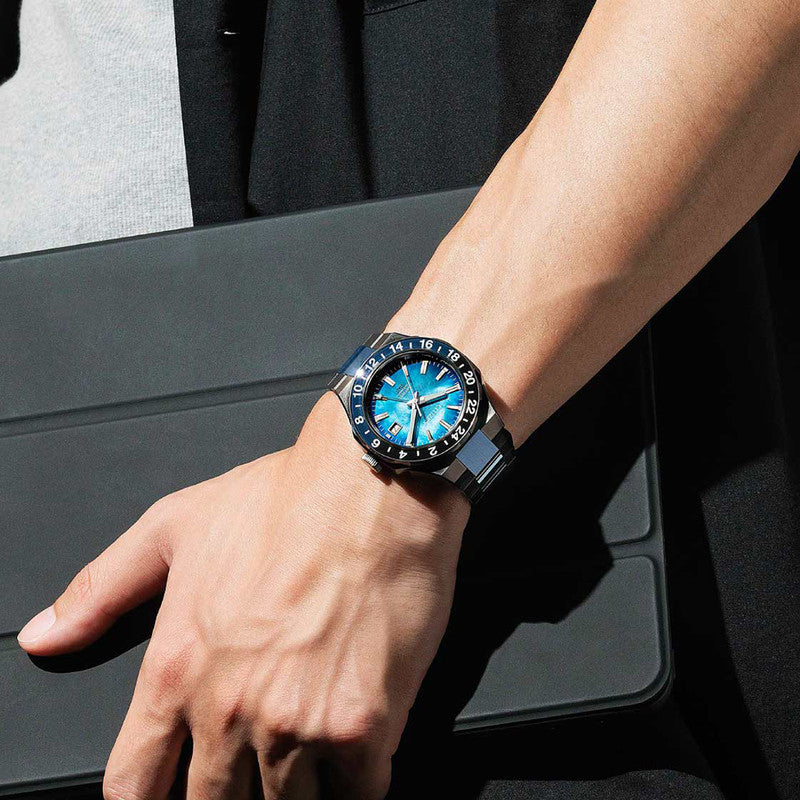 Series 8 GMT NB6036-52N