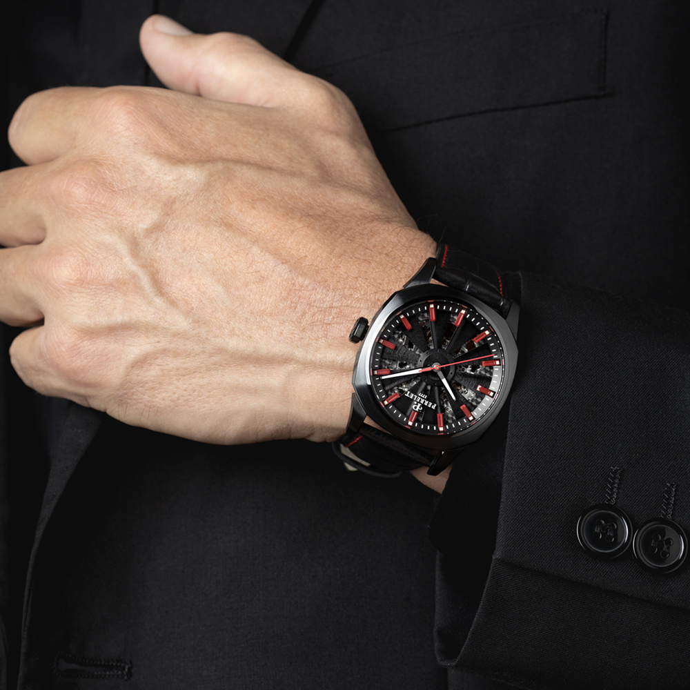 TURBINE URBAN SKELETON Black leather strap