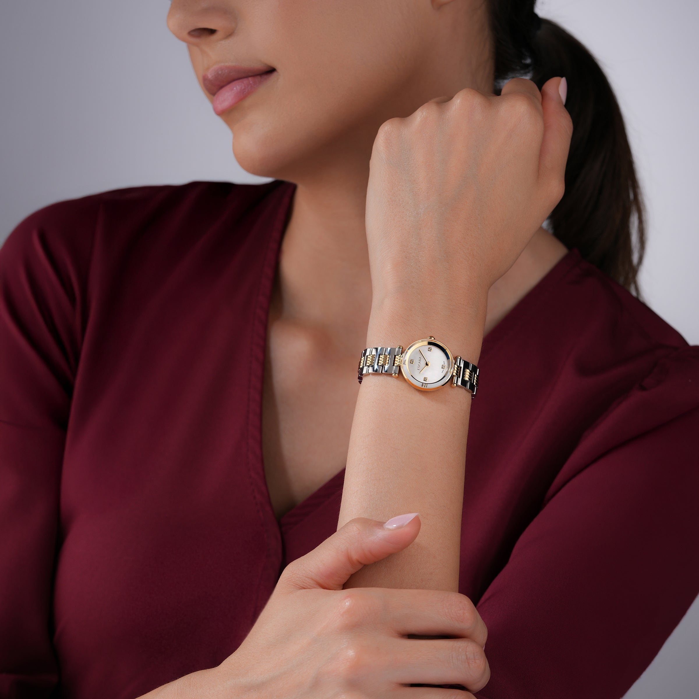 Scarlet Women's Analog Watch