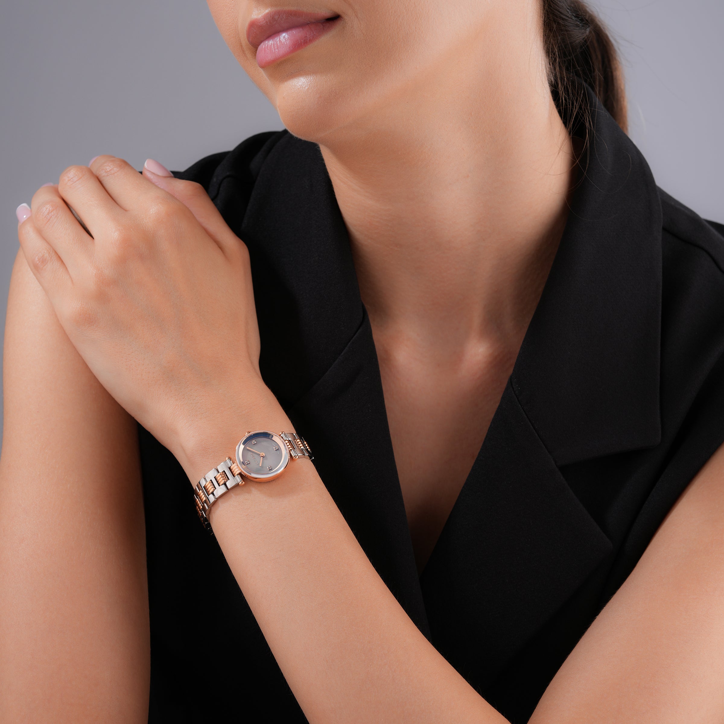 Scarlet Women's Analog Watch